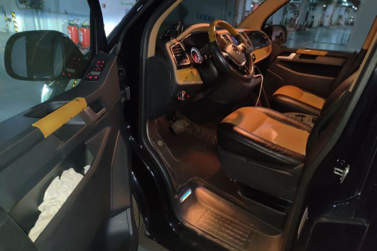 Used Volkswagen Caravelle 