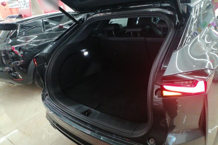 Used CHANGAN OSHAN Z6 2022 Blue Whale 1.5T DCT Smart Edition Urban Version Trunk