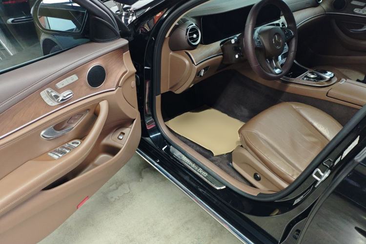 Used Mercedes-Benz E-Class 2018 Facelift E 300 L Luxury Edition
