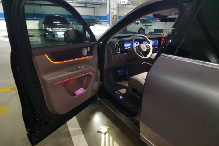 Used Hima AITO M9 2024 Range-Extended Ultra Version 52 kWh 6-Seater Model Driver Seat