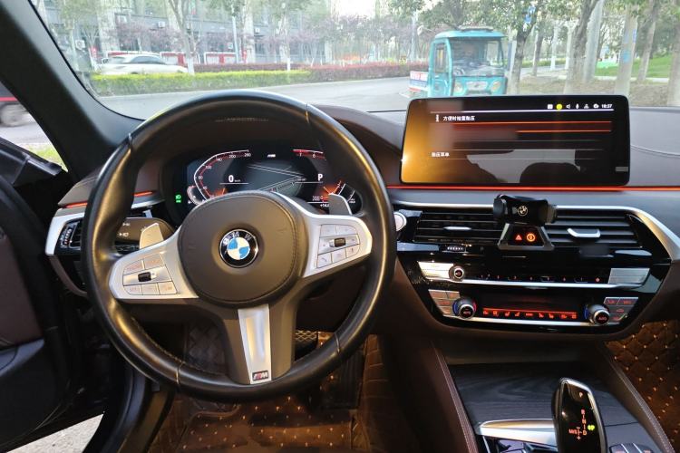 Used BMW 5 Series 2022 Restyled 530Li Luxury Edition M Sport Package
