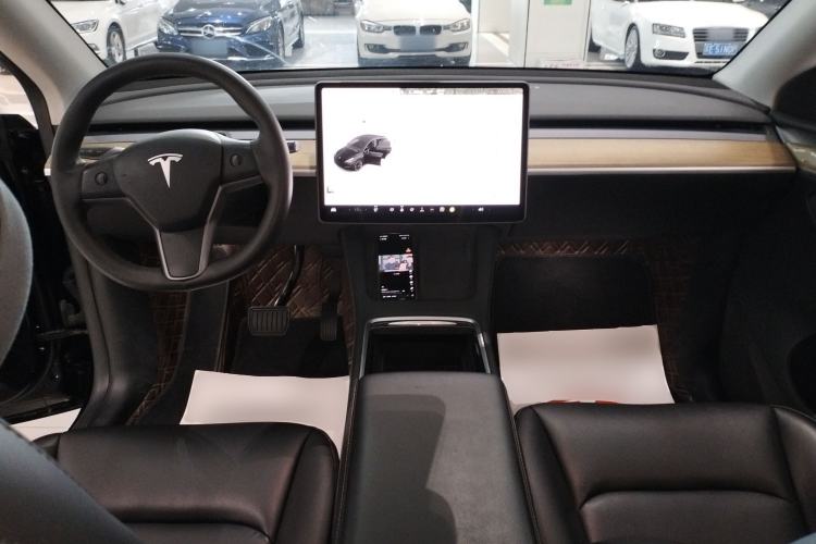 Used Tesla Model Y 2023 Long-Range All-Wheel-Drive Version