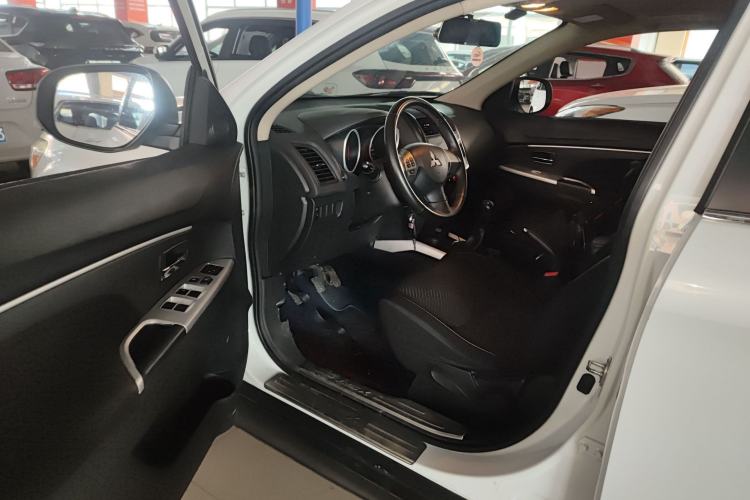 Used Mitsubishi ASX 2016 1.6L Manual Two-Wheel Drive Pioneer Edition Driver Seat