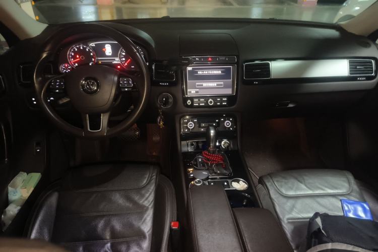 Used Volkswagen Touareg 2016 3.0 TSI Standard Version Center Console