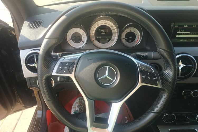 Used Mercedes-Benz GLK-Class 2015 GLK 260 4MATIC Fashion Edition Ultimate Version
