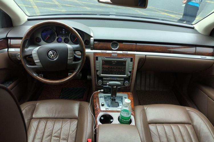 Used Volkswagen Phaeton 2012 3.0TDI Executive Version Center Console