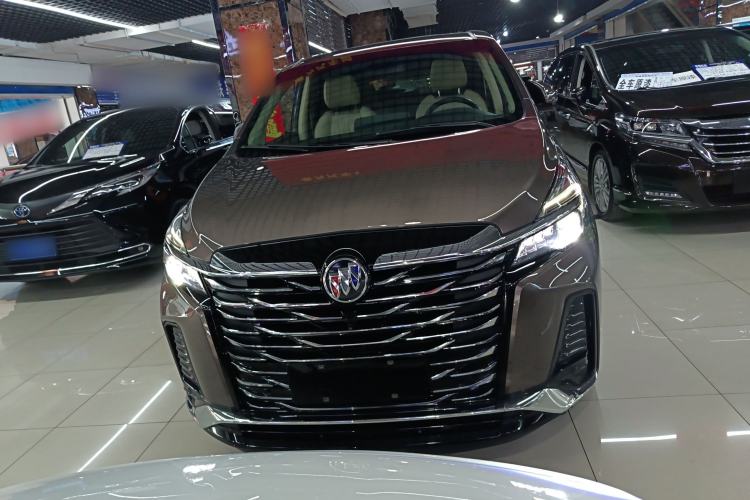 Used Buick GL8 2023 Land Executive Class 652T Luxury Model
