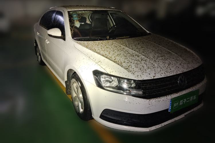 Used Volkswagen Lavida 2015 1.6L Automatic Fashion Edition Front Right 45 Deg