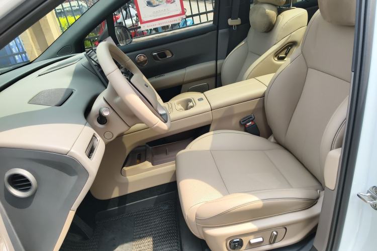 Used Li Auto i6 2025 Model Two-Wheel-Drive Standard Type