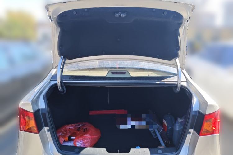 Used Roewe 350 2014 1.5L Automatic Xunyue Version Trunk