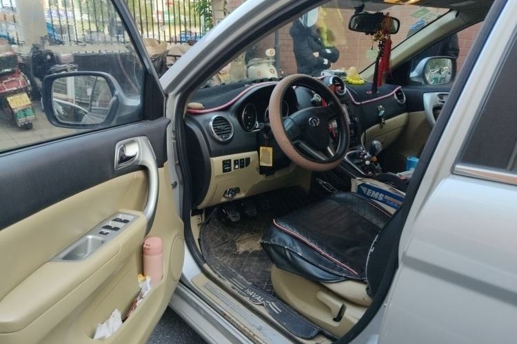 Used Haval H6 2011 Green Silence 2.0T Manual Two-Wheel Drive Urban Model