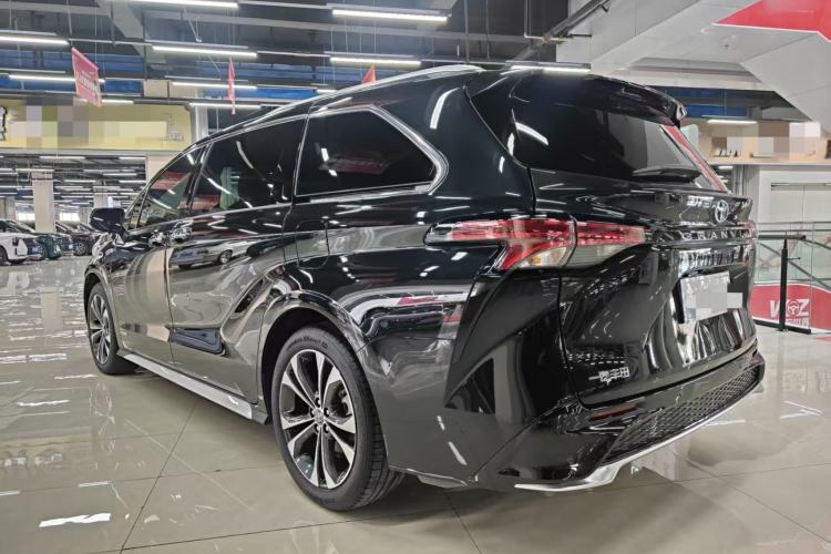 Used Toyota Granvia 2023 2.5L Hybrid Prestige PLUS Edition
