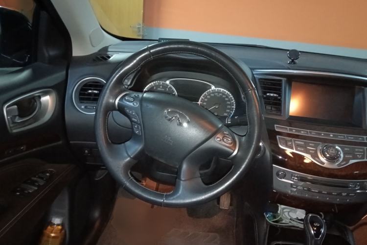 Used Infiniti QX60 2016 2.5 S/C Hybrid Two-Wheel-Drive Excellence Edition China V Standard
