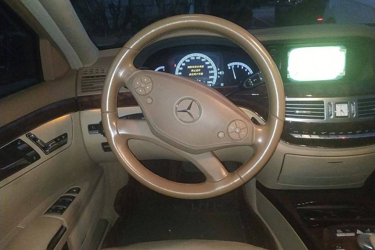 Used Mercedes-Benz S-Class 2010 S 350 L Luxury Model Steering Wheel