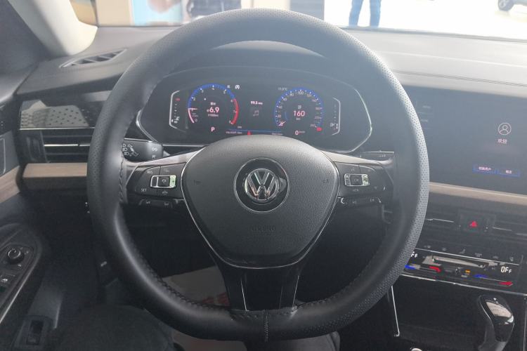 Used Volkswagen Passat 2020 Revised Version 330TSI Luxury Edition China VI Standard
