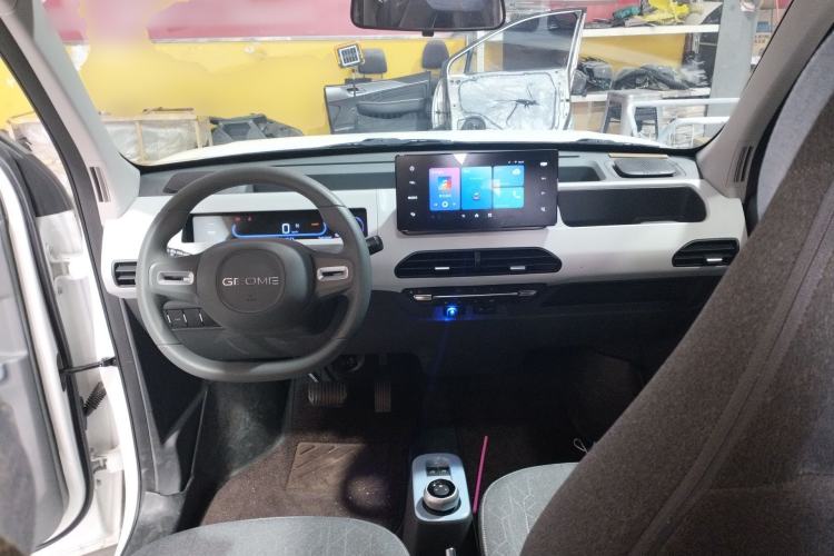 Used Geely Galaxy Panda 2024 Panda Mini 200km Endurance Bear
