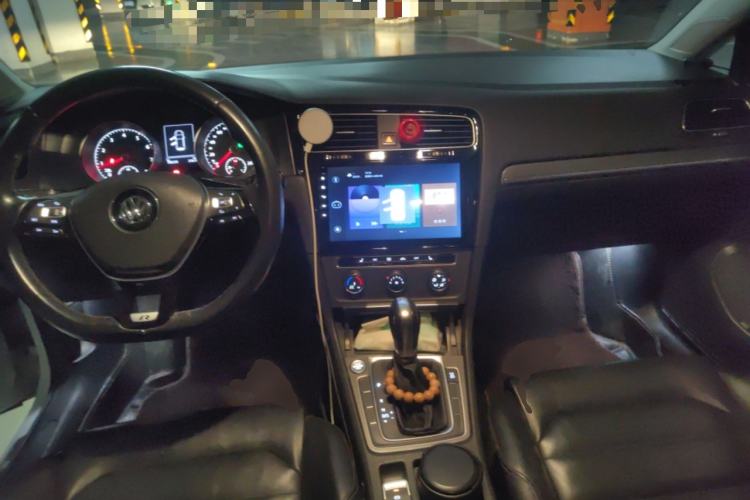 Used Volkswagen Golf 2014 1.4TSI Automatic Luxury Model Center Console