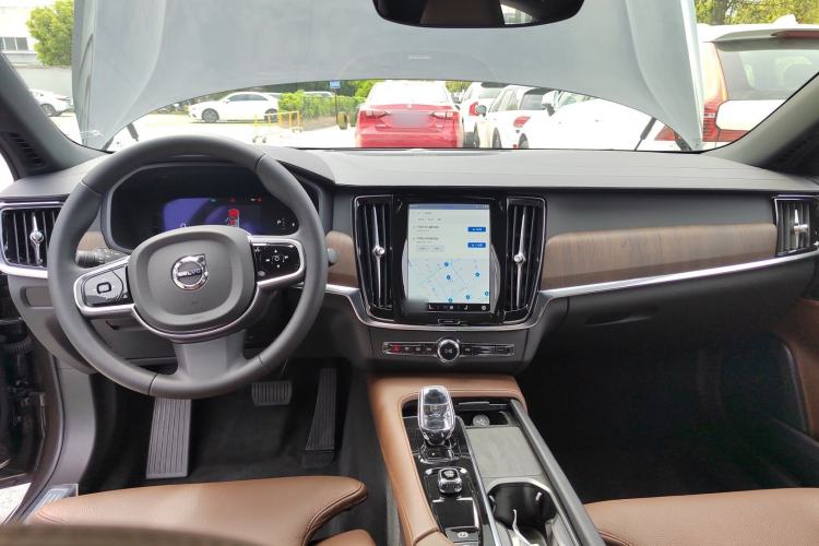 Used Volvo S90 2025 B5 Zhiyuan Luxury Edition Center Console