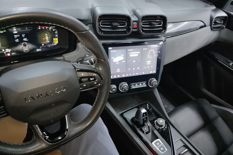 Used Lynk & Co 03 2022 1.5TD DCT JingPro Center Console