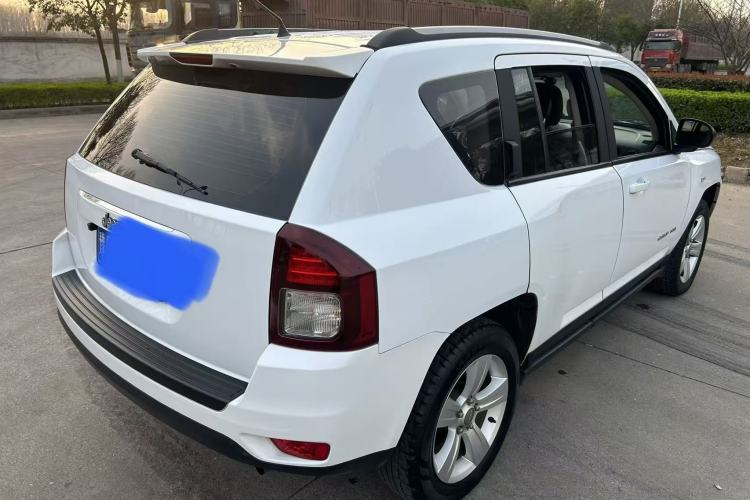 Used Jeep Compass 2015 2.0L two-wheel drive sport version