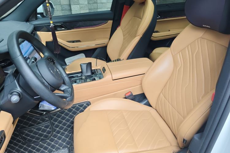 Used Lynk & Co 09 2021 2.0T Halo Six-Seater
