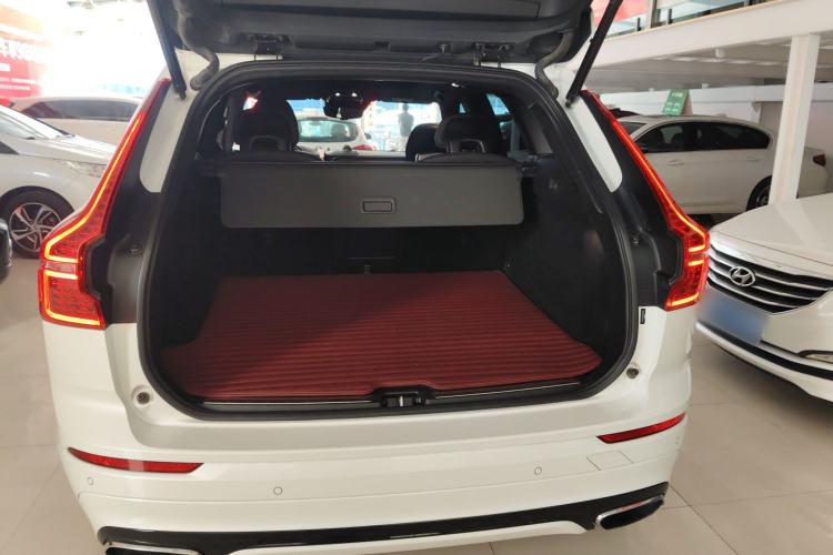 Used Volvo XC60 New Energy 2019 T8 E-Drive Hybrid Intelligent Luxury Sport Edition China V Standard
