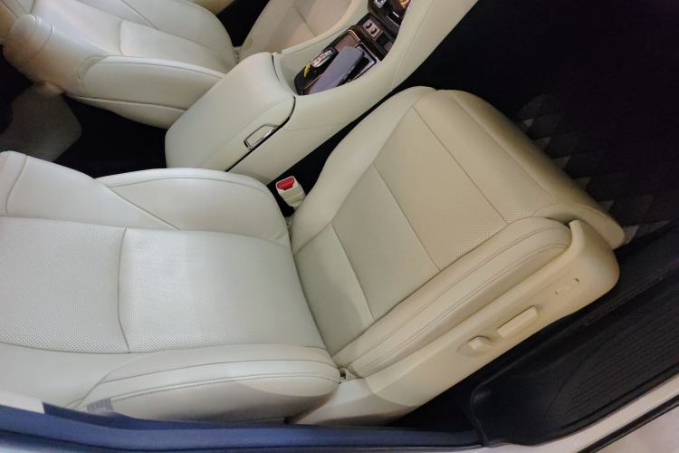 Used Toyota Alphard 2019 Dual-Engine 2.5L Luxury Edition
