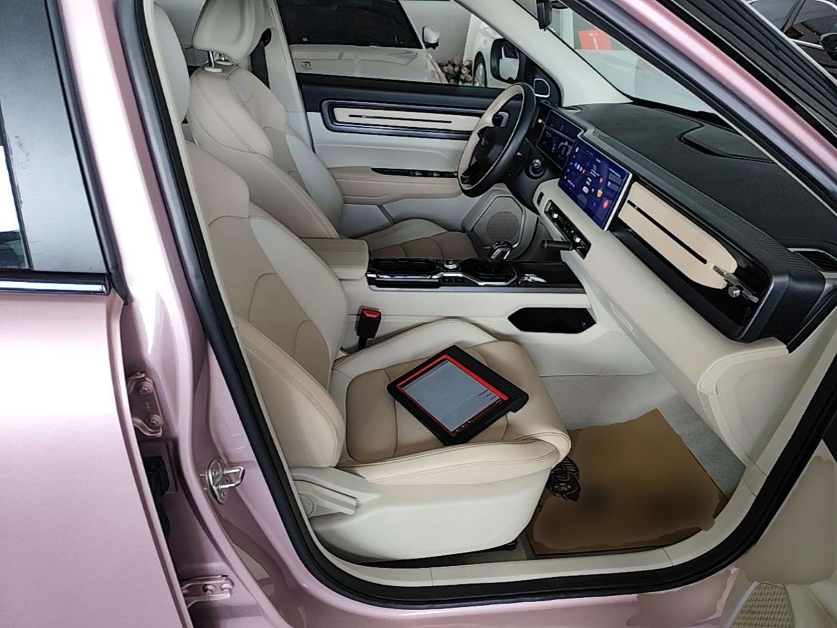 Geely Auto icon 2023 1.5TD Chocolate Smoothie Edition — снимка 19