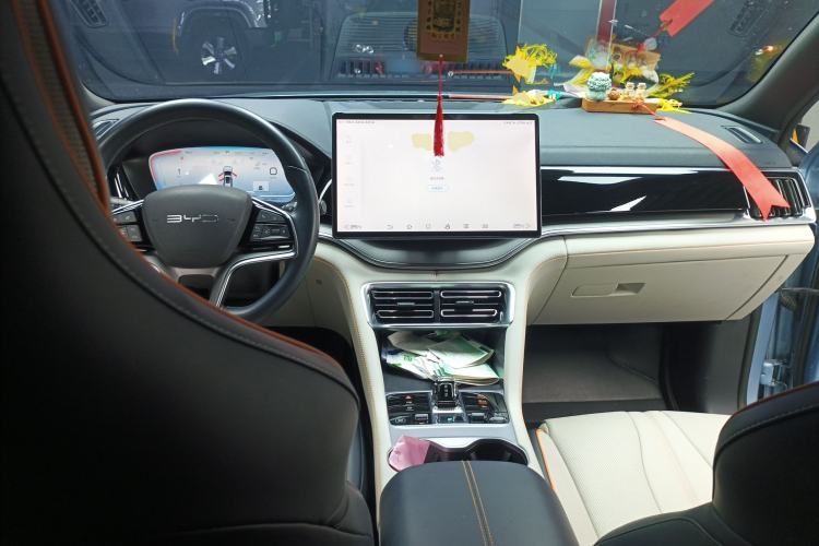 Used BYD Song PLUS New Energy 2023 Champion Edition DM-i 110KM Flagship PLUS Center Console