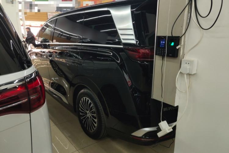 Used Denza D9 2022 DM-i 970 Four-Wheel Drive Flagship Model