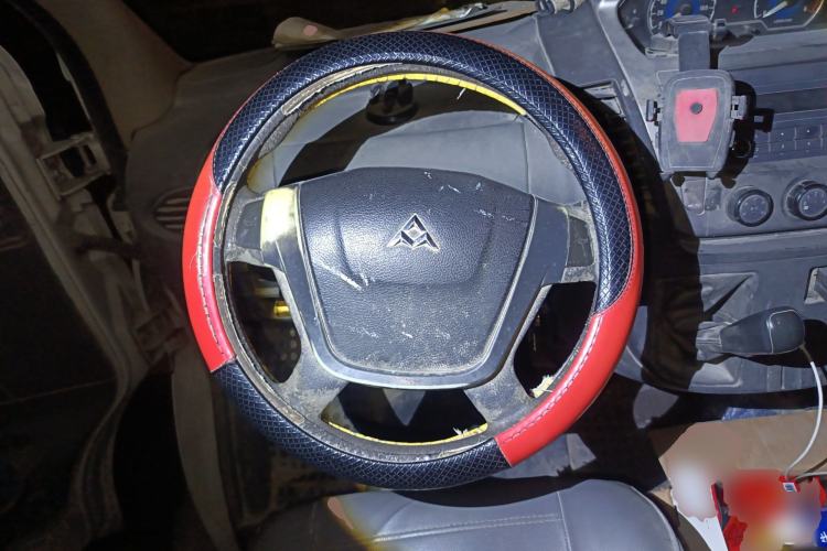 Used SAIC MAXUS Xintu V80 2012 2.5T Low-Roof Value-Added Logistics Version C