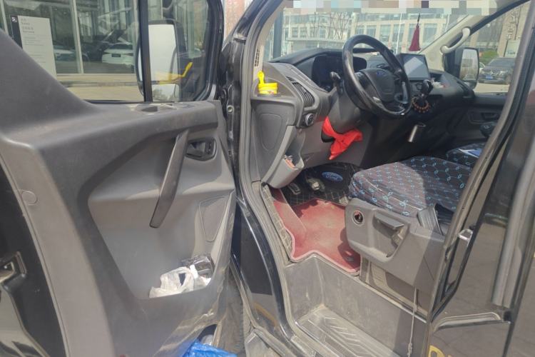 Used Ford Transit 2019 2.0T Diesel Multi-Purpose Commercial Vehicle Short Wheelbase Low Roof 6-Seater China VI Standard