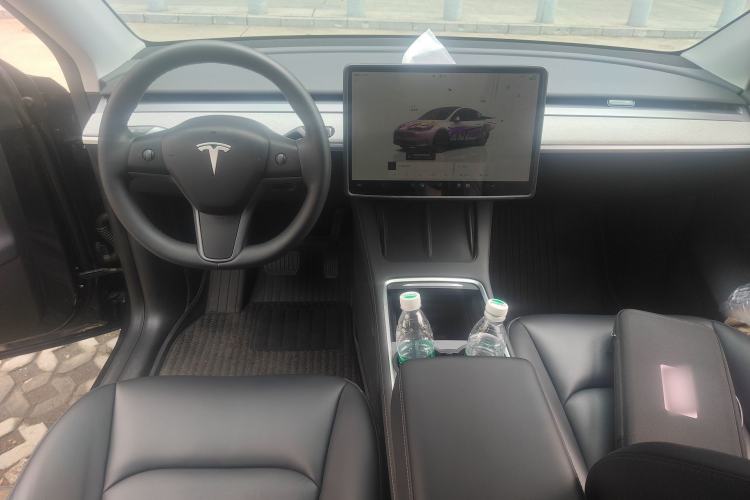 Used Tesla Model Y 2024 Rear-Wheel-Drive Version Center Console
