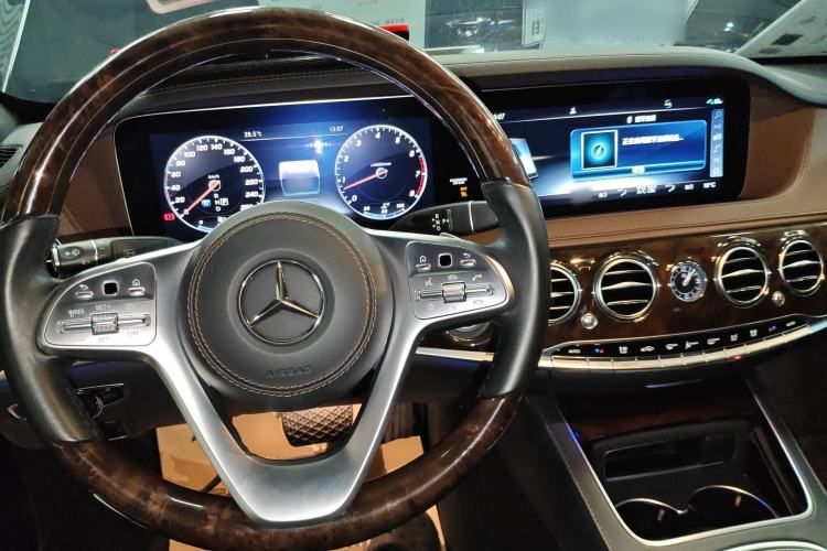 Used Mercedes-Benz S-Class 2019 S 350 L Executive Edition Center Console