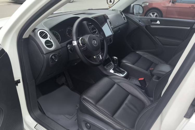 Used Volkswagen Tiguan 2016 280TSI Automatic Two-Wheel Drive Silk Road Comfort Edition Interior 4