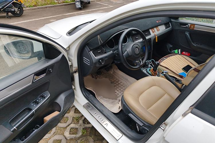 Used Volkswagen Bora 2015 Value Edition 1.6L Manual Fashionable Style