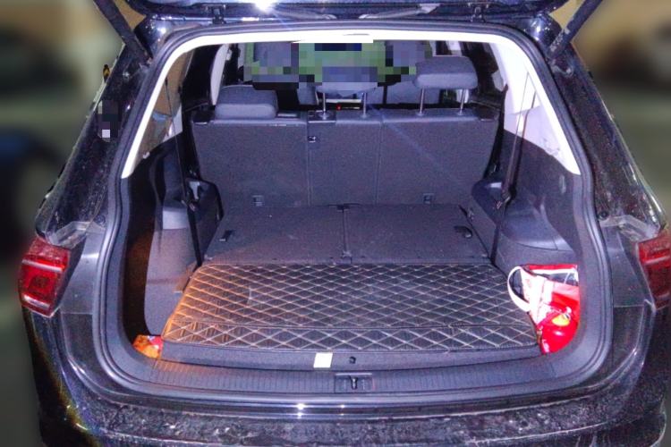 Used Volkswagen Tiguan L 2023 Facelifted 380TSI Automatic All-Wheel Drive R-Line Plus Version 7-Seater Trunk