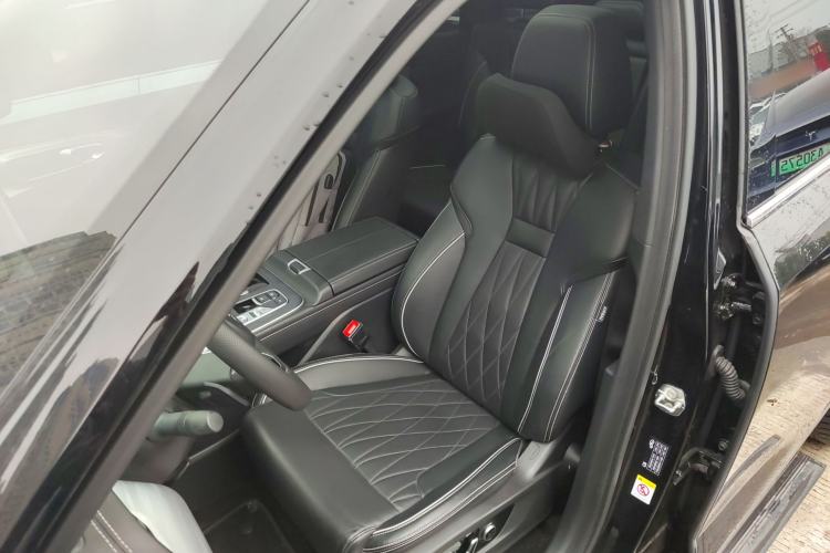 Used GAC Trumpchi GS8 2024 Linghang Series 2.0 TGDI Two-Wheel Drive Luxury Smart Connectivity Version