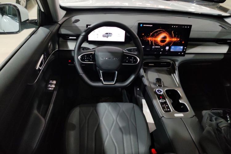 Used Chery Tiggo 8 PLUS 2025 Model 290TGDI DCT Chufeng Edition—5 Seaters