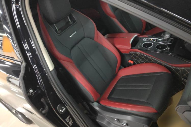 Used Hongqi HS3 2023 1.5T Two-Wheel Drive Shanwei Edition Right Front Seat