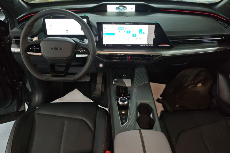 Used Oshan Z6 New Energy 2023 ZhiDian iDD 150KM Flagship PLUS Smart Parking Edition