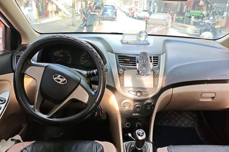 Used Hyundai Verna (older generation) 2016 1.4L Manual Smart GLS Trim