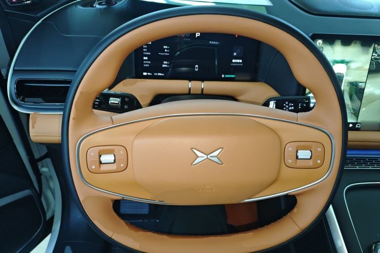 Used XPeng G9 2025 625 Long-Range Max Steering Wheel