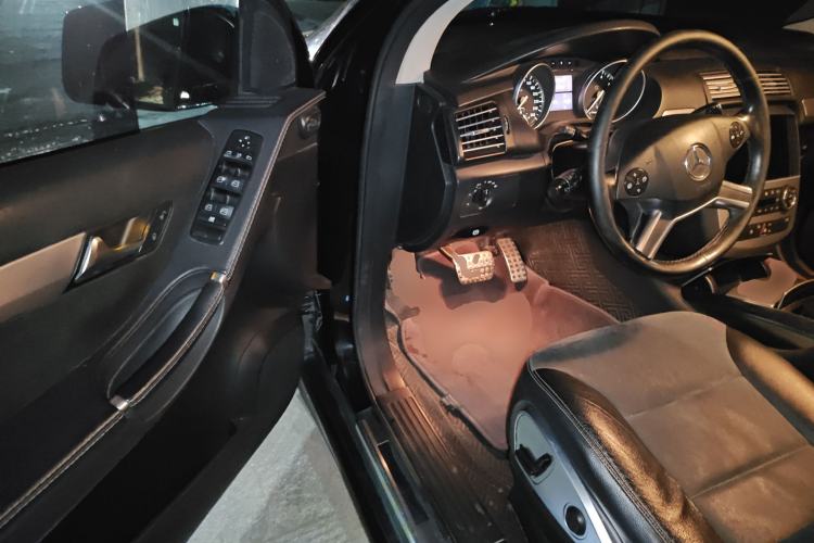 Used Mercedes-Benz R-Class 2014 R 320 4MATIC Business Model