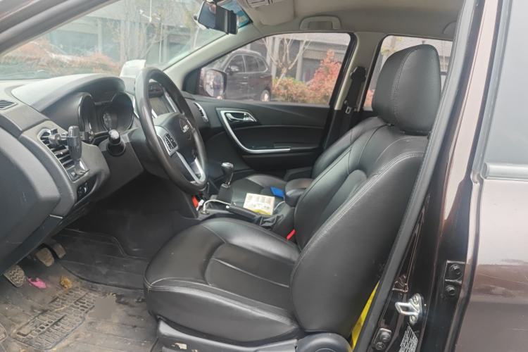 Used JMC Yuhu 3 2018 2.5T Diesel Two-Wheel Drive Advanced Version with Long Wheelbase Left Front Seat