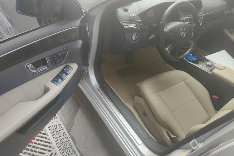 Used Mercedes-Benz E-Class 2010 E 300 Elegant Luxury Edition Driver Seat