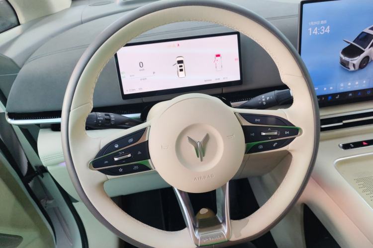 Used VOYAH Dream 2025 EV Four-Wheel Drive Flagship Kunpeng Edition