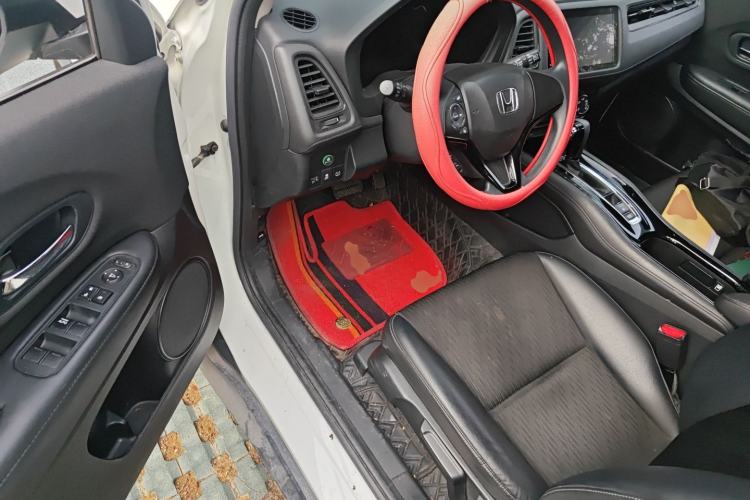 Used Honda Vezel 2022 1.5L CVT Phantom Night Pioneer Edition Driver Seat