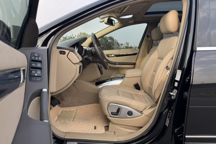 Used Mercedes-Benz R-Class 2017 R 320 4MATIC Business Edition Prestige Model Interior 12