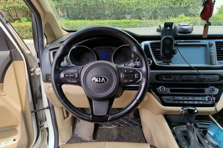 Used Kia Carnival 2015 3.3 GDI Luxury Edition China V Standard Steering Wheel
